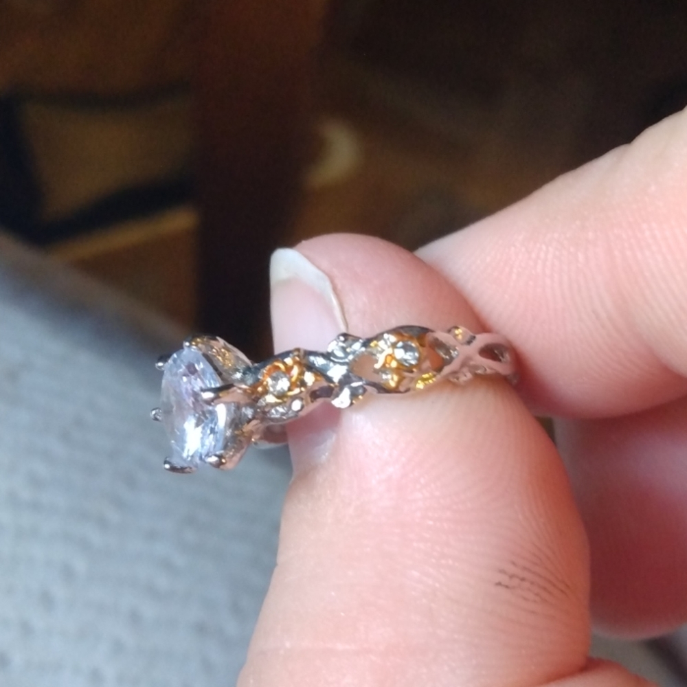 Ring - Picture 2 of 4